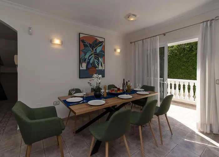 Catherine Costa Adeje (Tenerife)