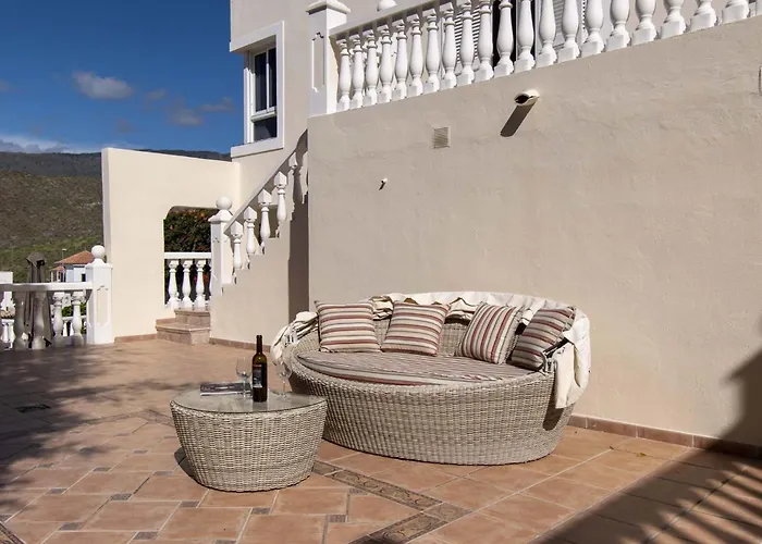 Catherine Вилла Адехе