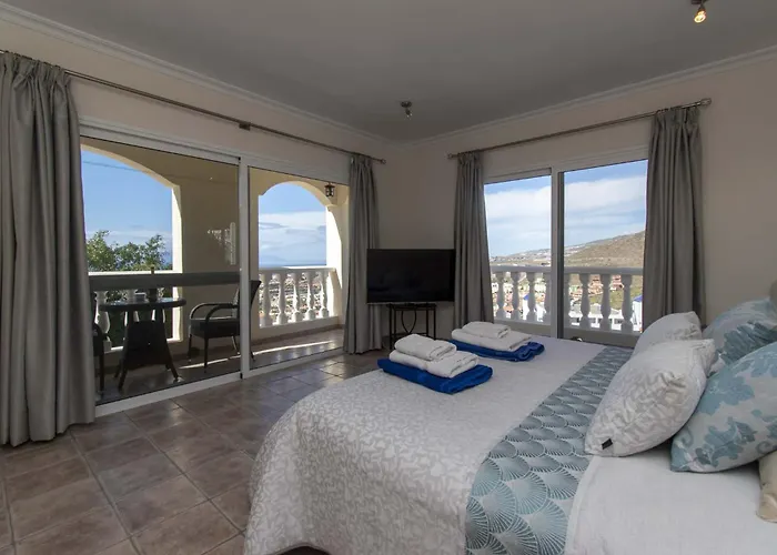 Catherine Адехе