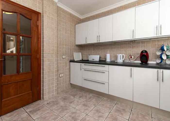 Catherine Адехе