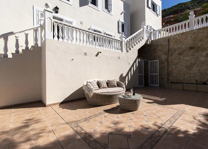 Catherine Адехе